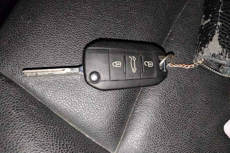 Used Peugeot 301 2014 1.6L Manual Comfort Edition Vehicle Key
