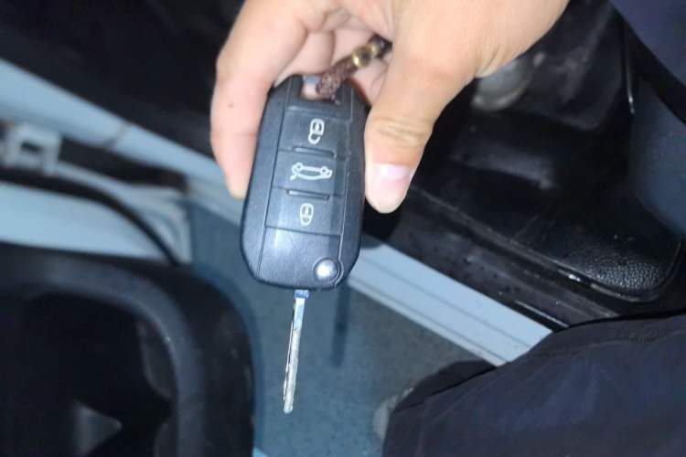 Used Peugeot 301 2014 1.6L Automatic Comfort Edition Vehicle Key