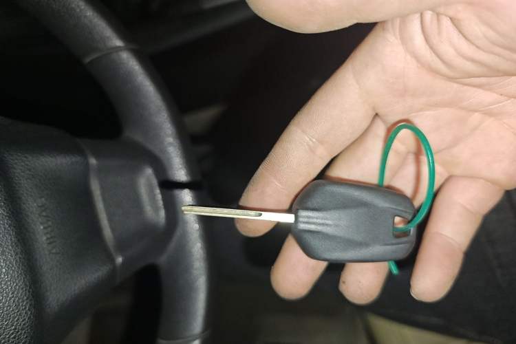 Used Peugeot 301 2014 1.6L Manual Comfort Edition Vehicle Key