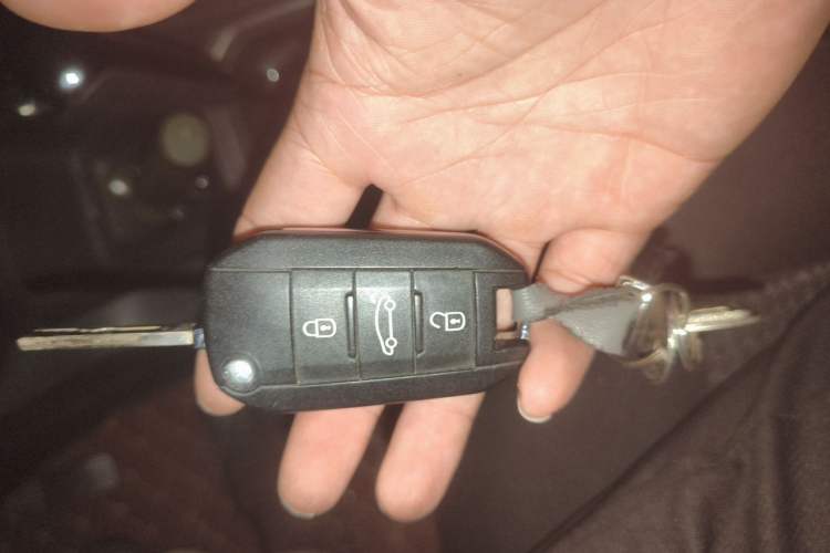 Used Peugeot 301 2014 1.6L Automatic Comfort Edition Vehicle Key