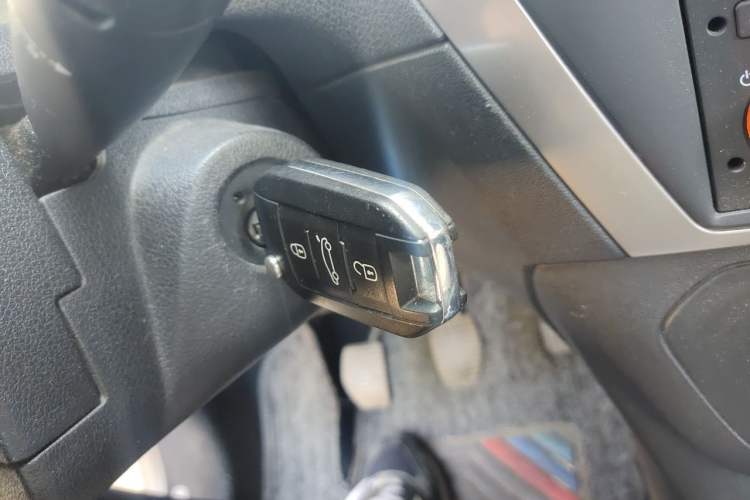 Used Peugeot 301 2014 1.6L Manual Comfort Edition Vehicle Key