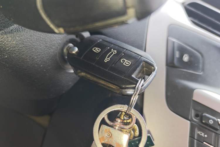 Used Peugeot 301 2014 1.6L Manual Luxury Edition Vehicle Key