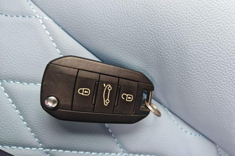 Used Peugeot 301 2014 1.6L Automatic Comfort Edition Vehicle Key