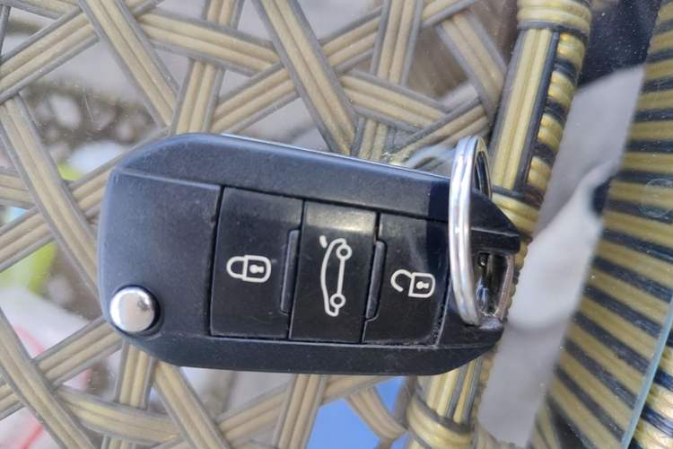 Used Peugeot 301 2014 1.6L Automatic Luxury Edition Vehicle Key
