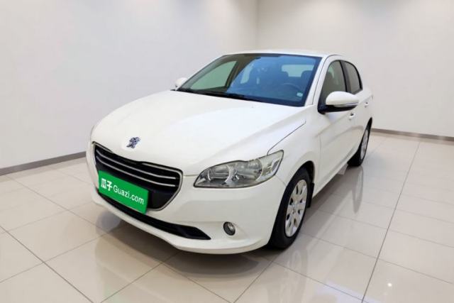 Gebrauchter Peugeot 301 2014 1.6L Automatic Comfort Edition