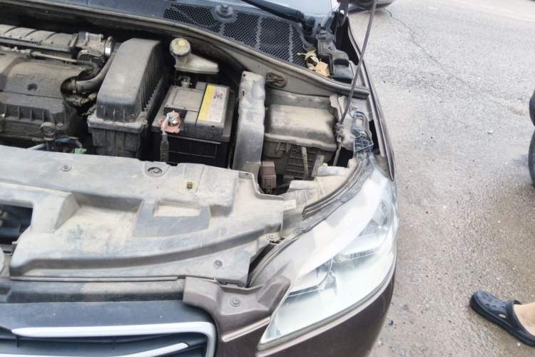 Used Peugeot 301 2014 1.6L Manual Comfort Edition Engine Bay Left