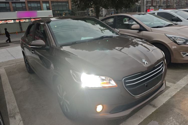 Used Peugeot 301 2014 1.6L Automatic Comfort Edition Front Right 45 Deg