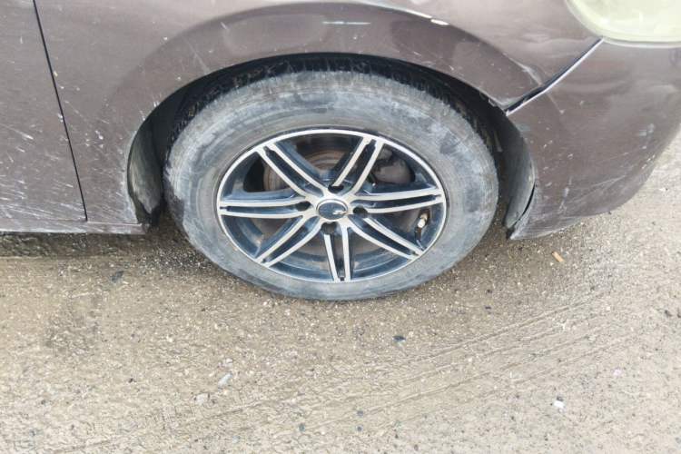 Used Peugeot 301 2014 1.6L Manual Comfort Edition Right Front Wheel Hub