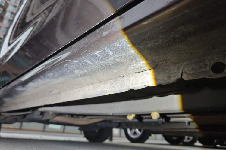 Used Peugeot 301 2014 1.6L Automatic Comfort Edition Right Side Sill