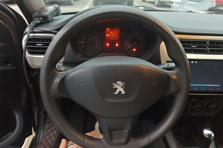 Used Peugeot 301 2014 1.6L Automatic Comfort Edition Steering Wheel