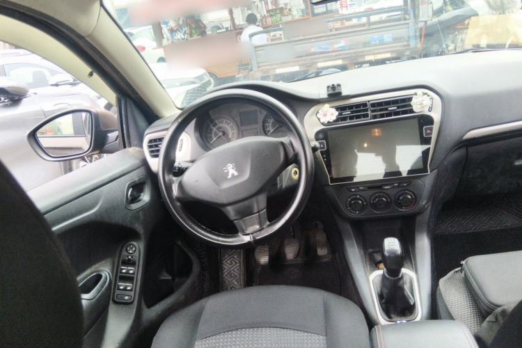 Used Peugeot 301 2014 1.6L Manual Comfort Edition Steering Wheel