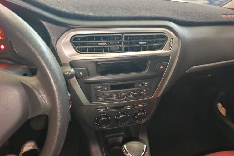 Used Peugeot 301 2016 1.6L Automatic Comfort Edition Audio And AC Panel