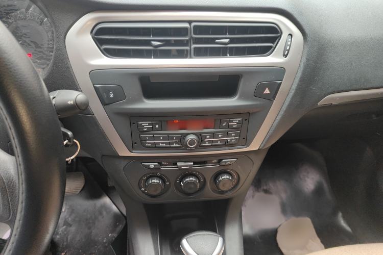Used Peugeot 301 2016 1.6L Automatic Comfort Edition Audio And AC Panel