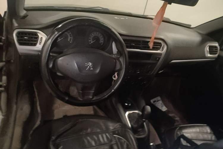 Used Peugeot 301 2016 1.6L Manual Comfort Edition Center Console