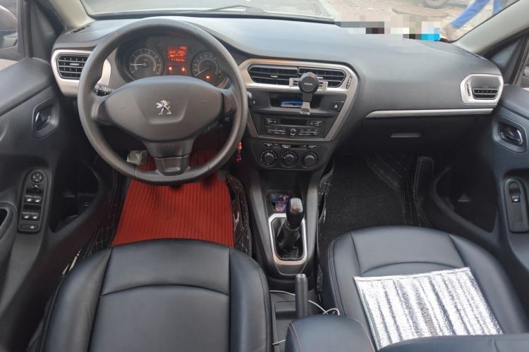 Used Peugeot 301 2016 1.6L Manual Comfort Edition Center Console