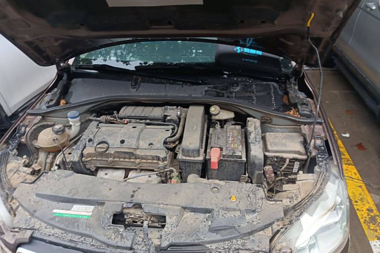 Used Peugeot 301 2016 1.6L Manual Comfort Edition Engine Bay