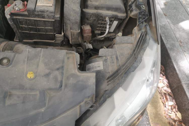 Used Peugeot 301 2016 1.6L Manual Comfort Edition Engine Bay Left