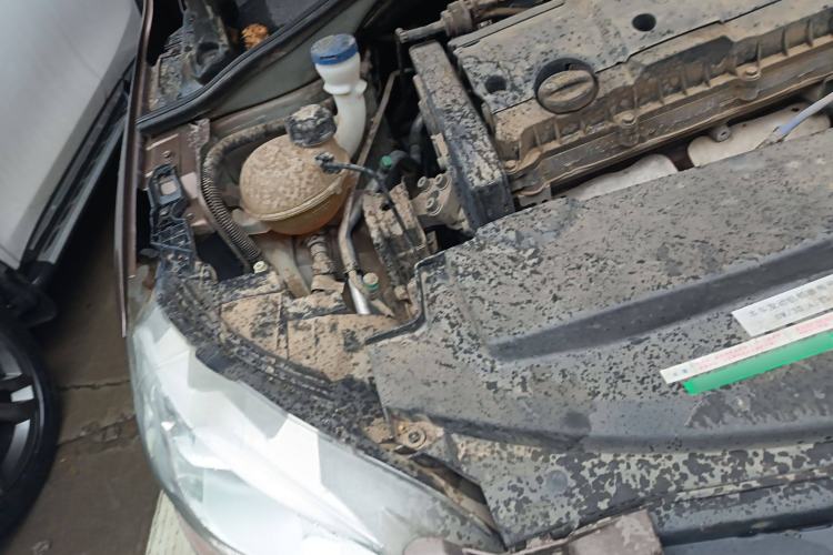 Used Peugeot 301 2016 1.6L Manual Comfort Edition Engine Bay Right
