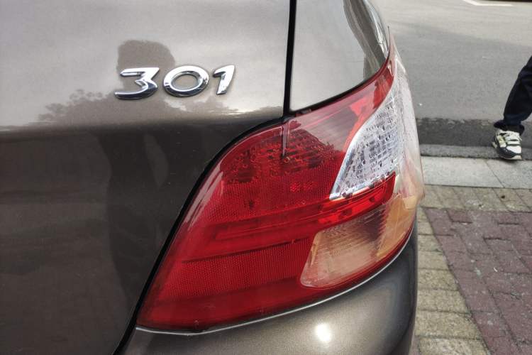 Used Peugeot 301 2016 1.6L Automatic Comfort Edition Exterior 6