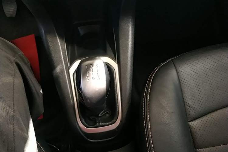 Used Peugeot 301 2016 1.6L Manual Happiness Edition Gear Lever