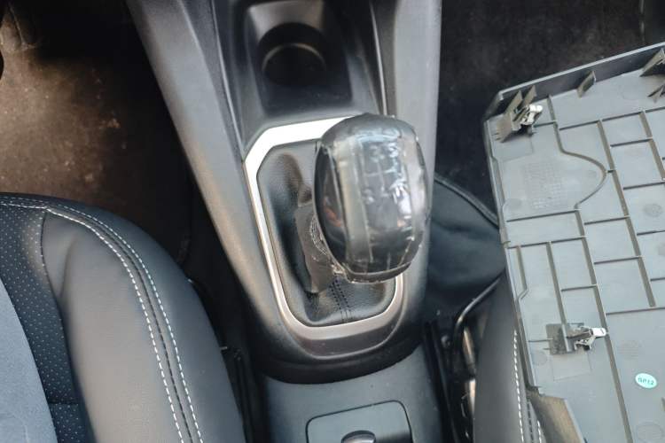 Used Peugeot 301 2016 1.6L Manual Happiness Edition Gear Lever