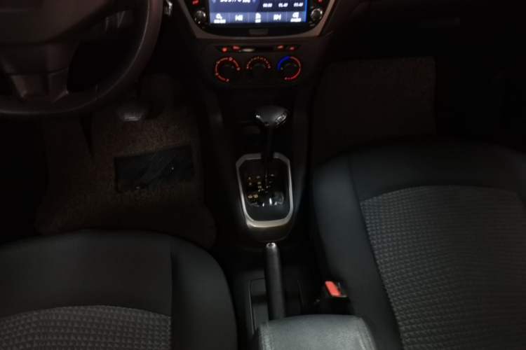 Used Peugeot 301 2016 1.6L Automatic Comfort Edition Gear Lever