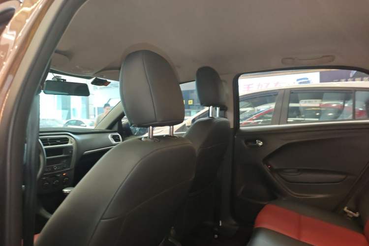 Used Peugeot 301 2016 1.6L Automatic Comfort Edition Headliner