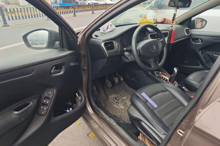Used Peugeot 301 2016 1.6L Manual Comfort Edition Interior 3