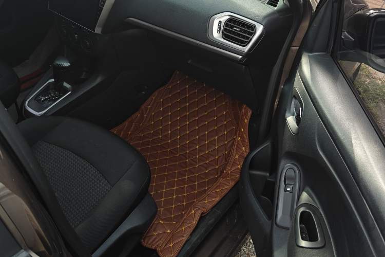 Used Peugeot 301 2016 1.6L Automatic Comfort Edition Interior 4