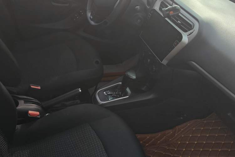 Used Peugeot 301 2016 1.6L Automatic Comfort Edition Interior 5