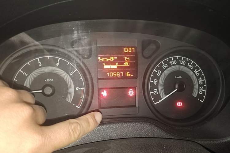 Used Peugeot 301 2016 1.6L Manual Comfort Edition Odometer Close Up