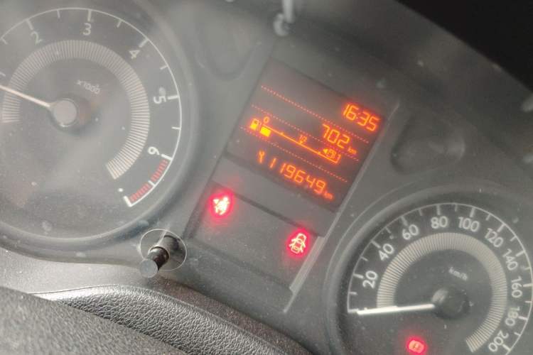 Used Peugeot 301 2016 1.6L Manual Comfort Edition Odometer Close Up
