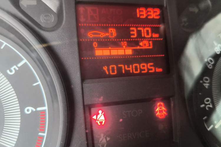 Used Peugeot 301 2016 1.6L Manual Comfort Edition Odometer Close Up