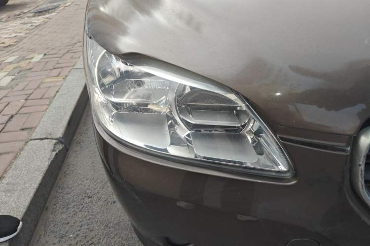 Used Peugeot 301 2016 1.6L Manual Comfort Edition Right Front Headlight