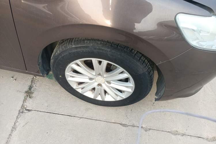 Used Peugeot 301 2016 1.6L Manual Comfort Edition Right Front Wheel Hub