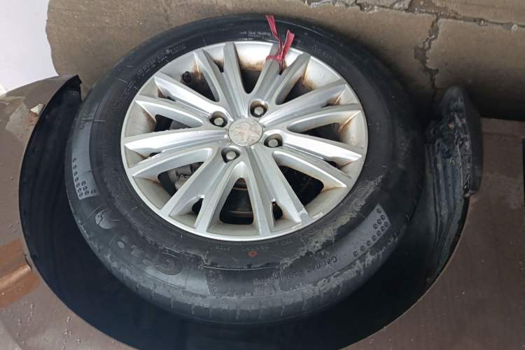 Used Peugeot 301 2016 1.6L Manual Comfort Edition Right Front Wheel Hub