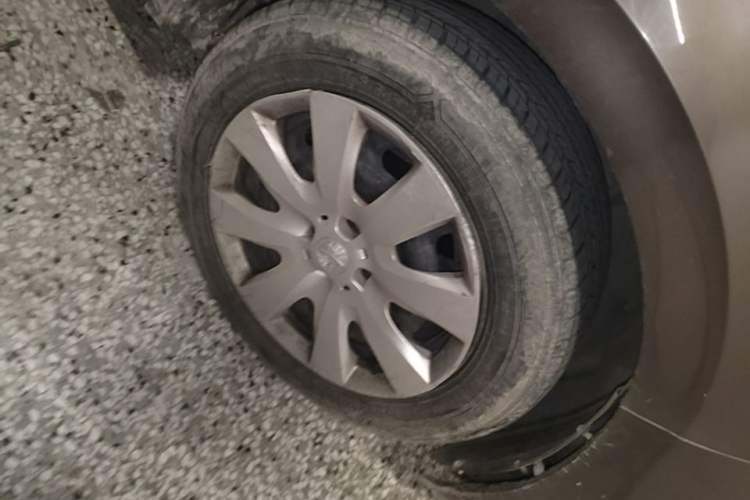 Used Peugeot 301 2016 1.6L Manual Comfort Edition Right Front Wheel Hub