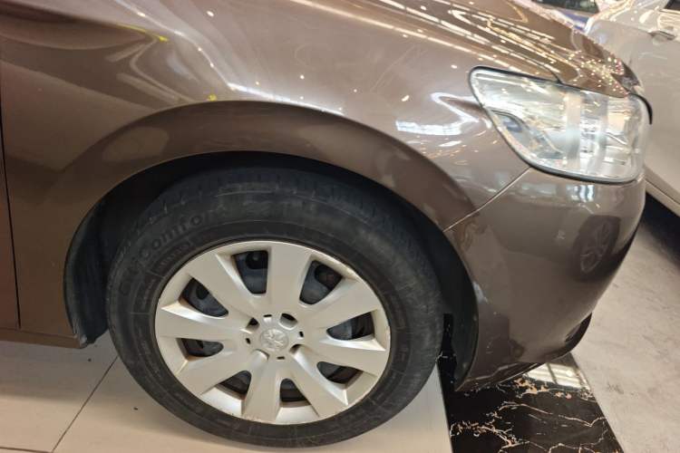 Used Peugeot 301 2016 1.6L Automatic Comfort Edition Right Front Wheel Hub