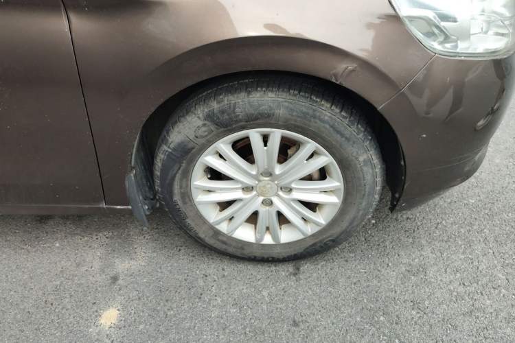 Used Peugeot 301 2016 1.6L Manual Comfort Edition Right Front Wheel Hub