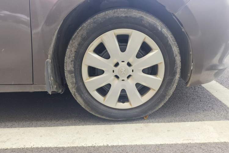 Used Peugeot 301 2016 1.6L Automatic Comfort Edition Right Front Wheel Hub