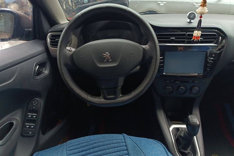 Used Peugeot 301 2016 1.6L Manual Comfort Edition Steering Wheel