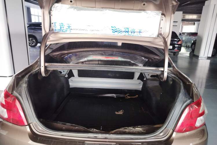 Used Peugeot 301 2016 1.6L Manual Comfort Edition Trunk