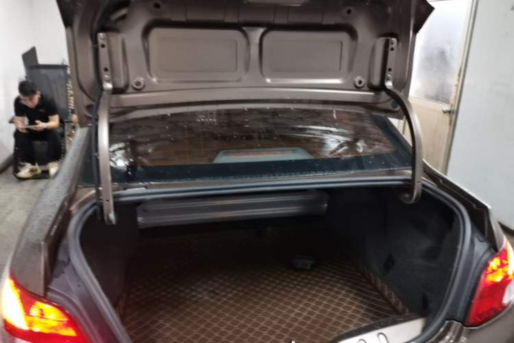 Used Peugeot 301 2016 1.6L Automatic Comfort Edition Trunk