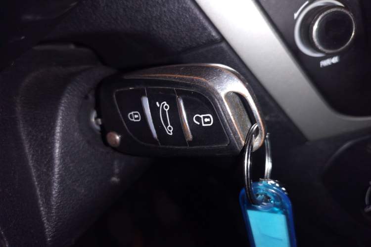 Used Peugeot 301 2016 1.6L Manual Comfort Edition Vehicle Key