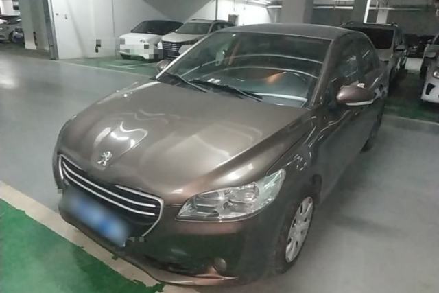 Ojetý Peugeot 301 2016 1.6L Manual Happiness Edition