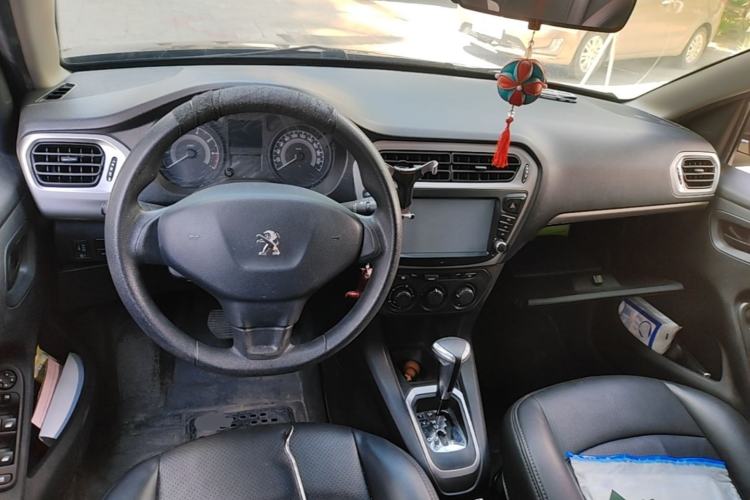 Used Peugeot 301 2016 1.6L Automatic Comfort Edition Center Console