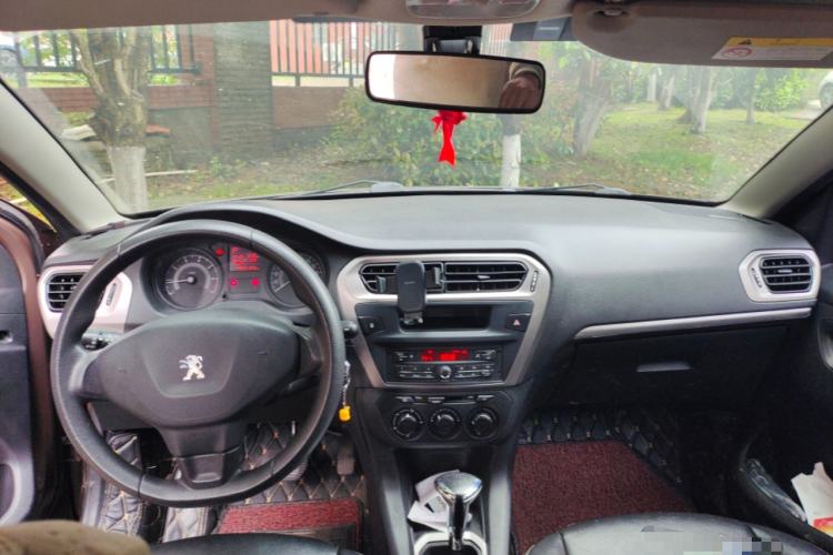 Used Peugeot 301 2016 1.6L Automatic Comfort Edition Center Console