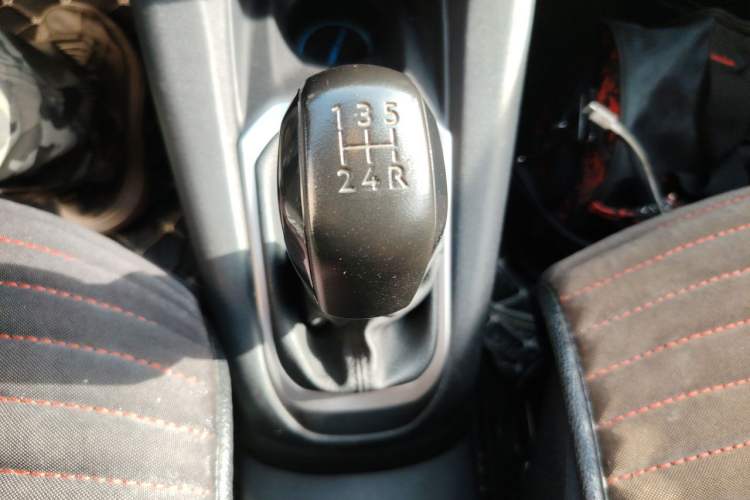 Used Peugeot 301 2016 1.6L Manual Comfort Edition Gear Lever