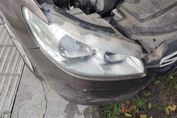 Used Peugeot 301 2016 1.6L Automatic Comfort Edition Right Front Headlight