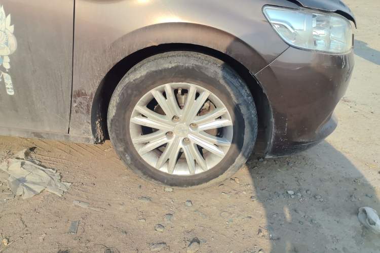 Used Peugeot 301 2016 1.6L Automatic Comfort Edition Right Front Wheel Hub